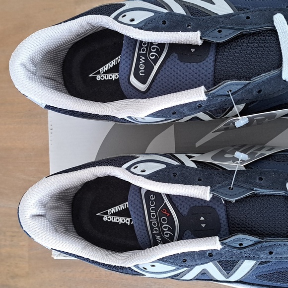New Balance Made in USA 990v6 Running Shoe - Color: Navy/White - Size: Men 10.5 - Picture 3 of 10